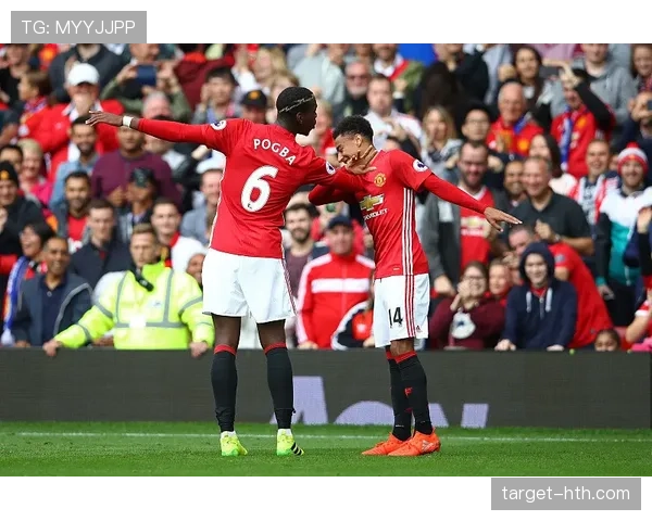 英超豪门夏窗引援动作频频 球迷热议转会动态