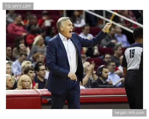 欧本战术调整引热议,新体系能否助球队重回正轨? 欧本战术调整引热议,新体系能否助球队重回正轨?